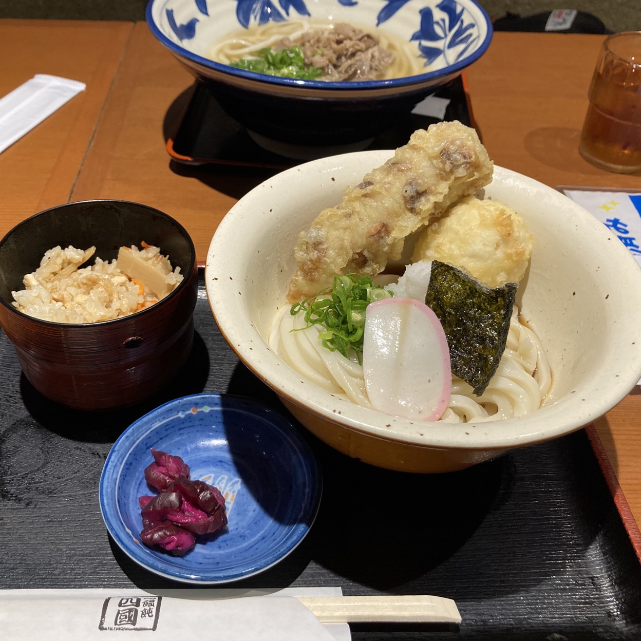 饂飩 ヤマサの『饂飩(うどん)気分 魚介豚骨まぜ麺』がつけ麺のスープ