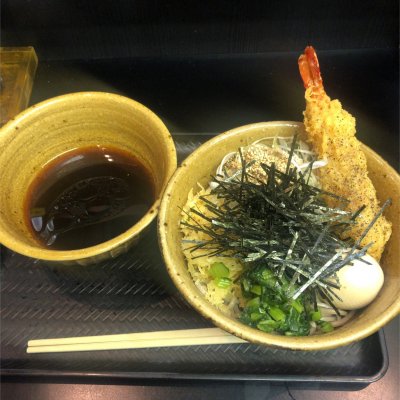 なぜ蕎麦にラー油を入れるのか 秋葉原店 そば