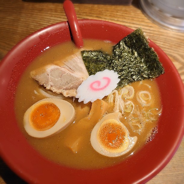 ラーメン 麺や 六三六 大阪総本店(茶屋町・中崎町・中津/ラーメン