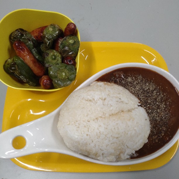 #金曜日の昼はカレー 
#料理未満
#ずぼら飯 
#ズボラ飯