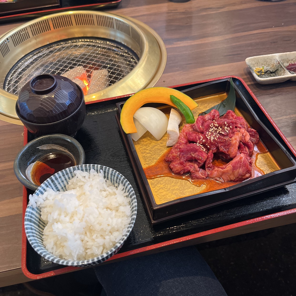 黒 家 本店