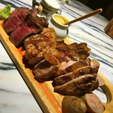 肉バルサンダー盛岡店の写真