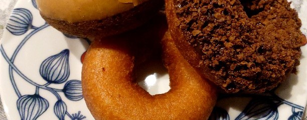 momomo DONUT & COFFEE