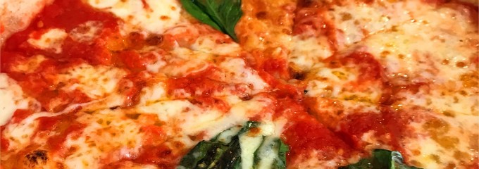 トラットリア・ピッツェリア・アミーチ TRATTORIA PIZZERIA Amici