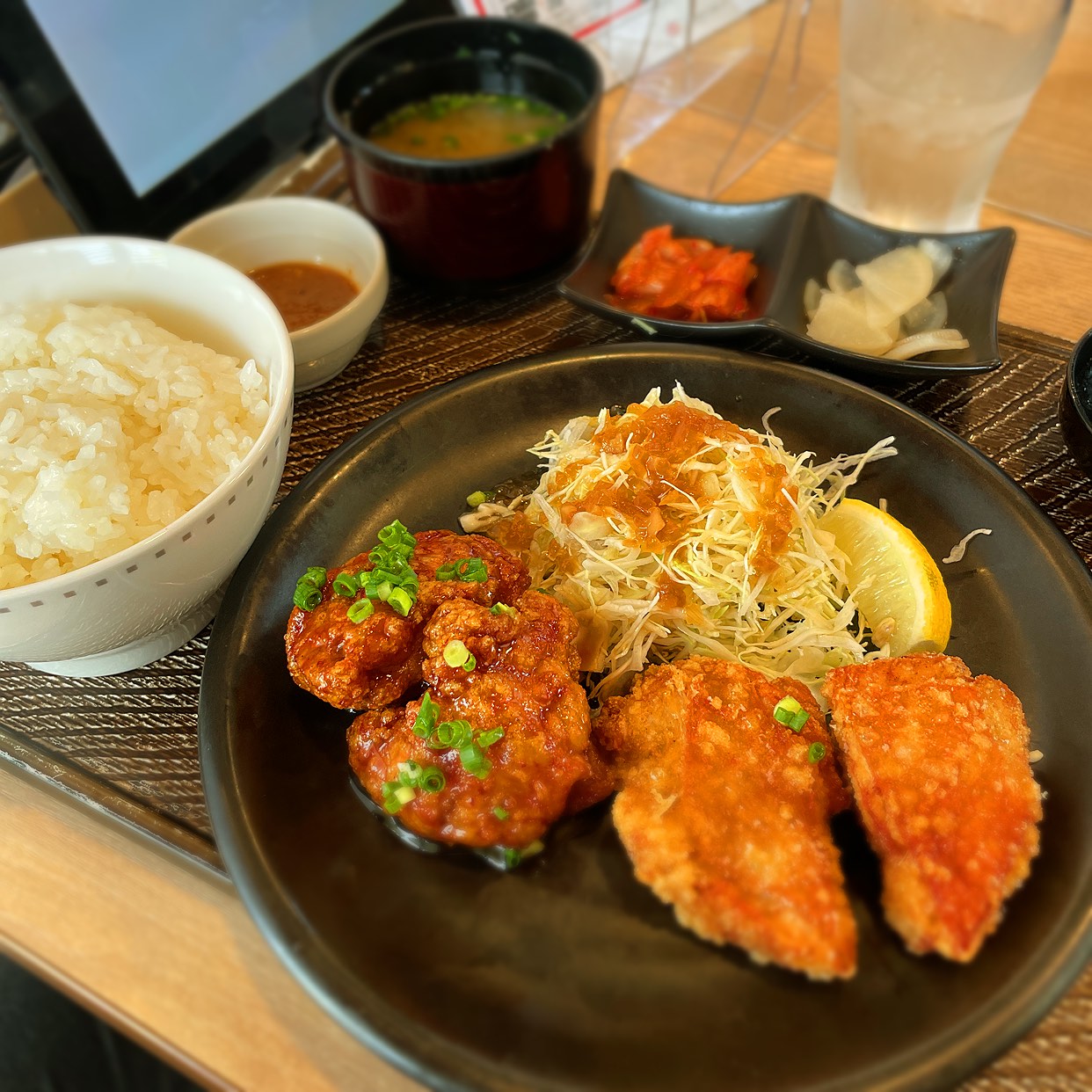 ガスト 磯子 店
