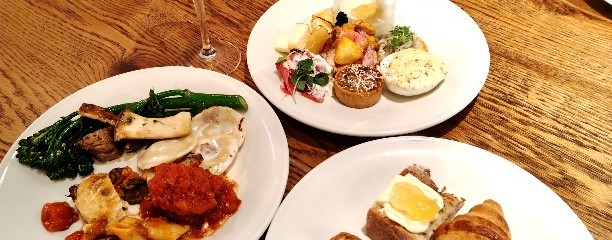 モア ザン タパス ラウンジ