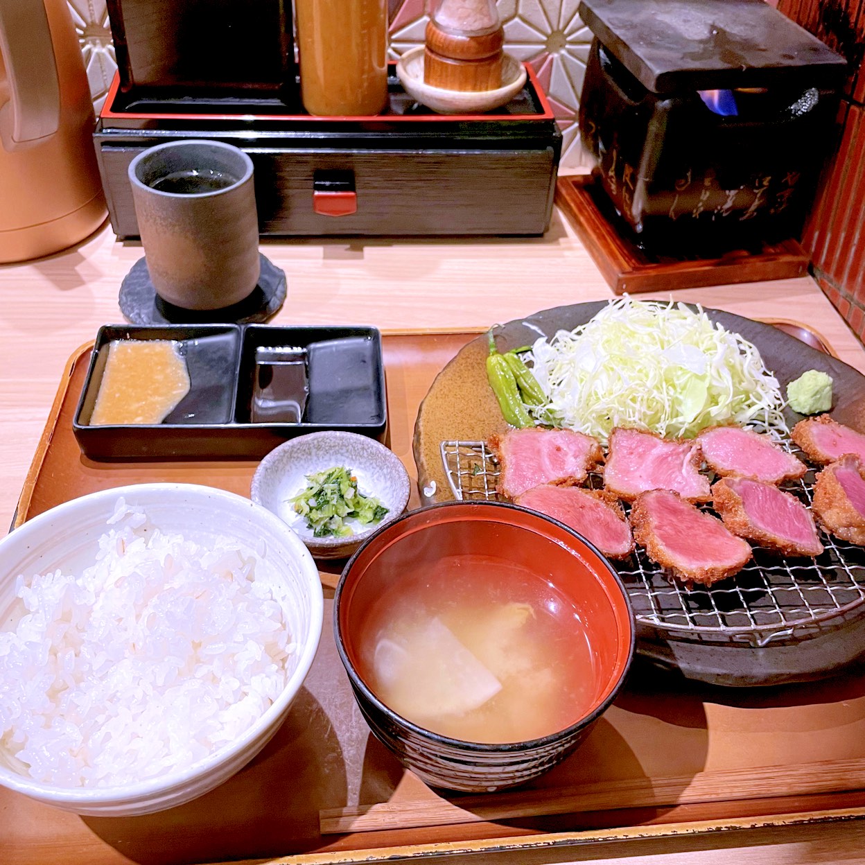 横浜ジョイナスの「牛カツもと村」で牛タンかつ定食♡
牛カツではなく、タンカツを頼んでしまった٩(๑❛ᴗ❛๑)۶