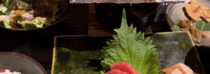 茜