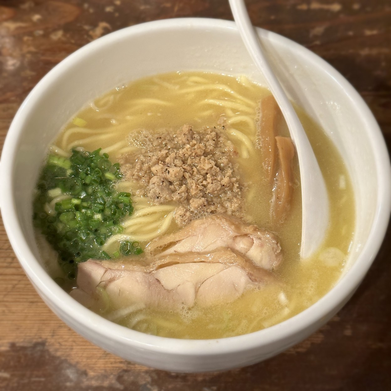 鶏 の 穴