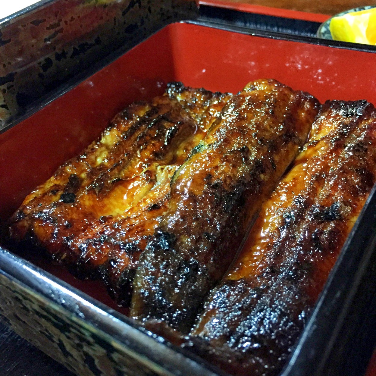 うなぎ 石 佳