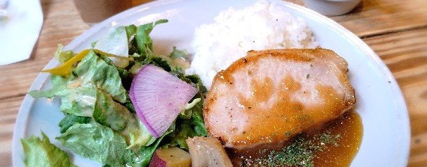 ムロマチカフェハチ