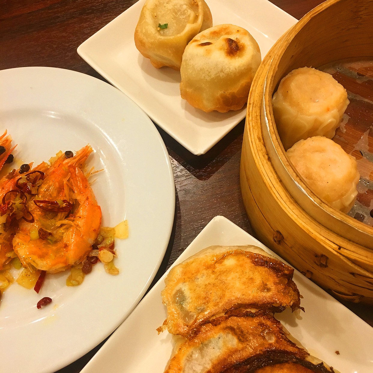 萬 源 酒家