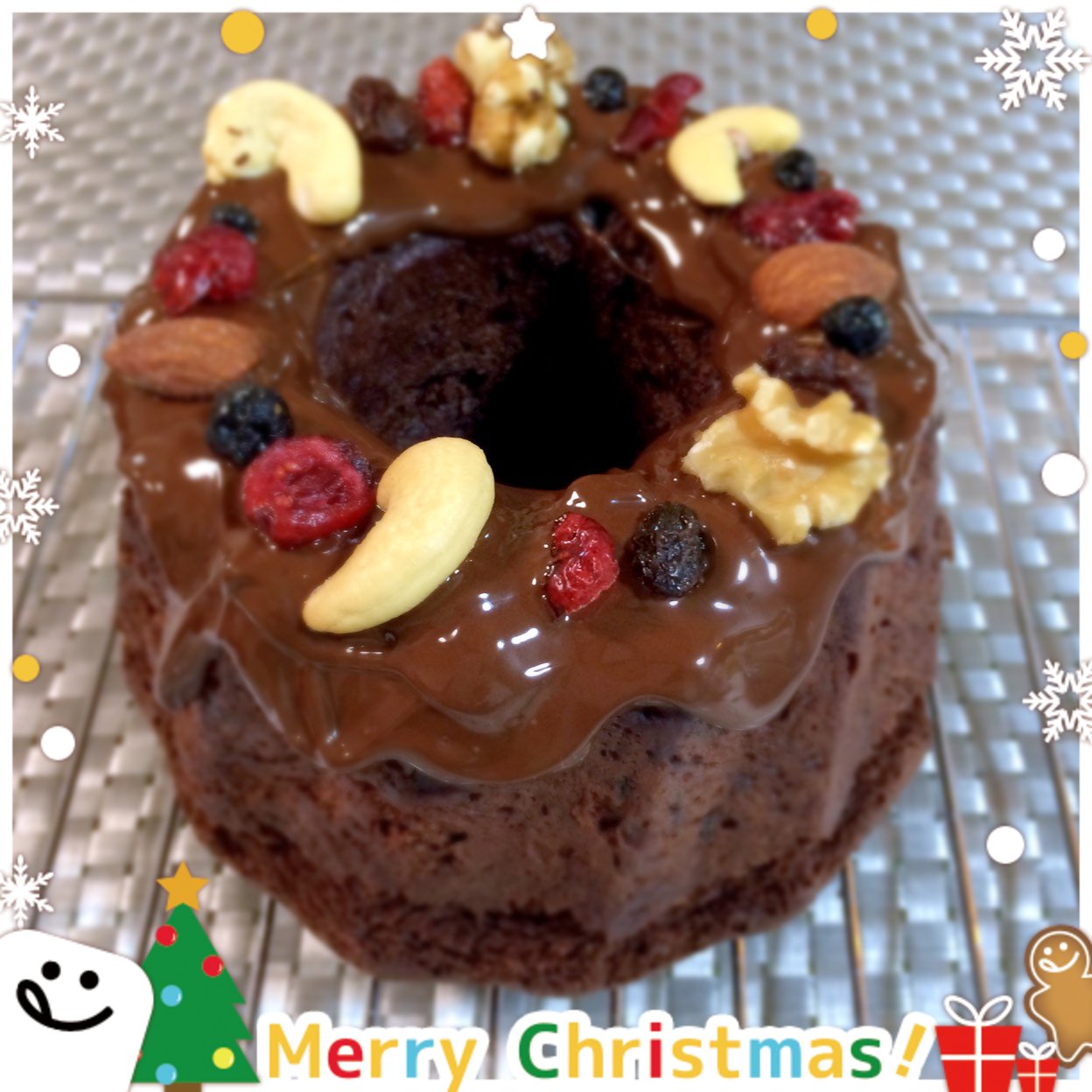 メリークリスマス

酒種酵母でチョコクグロフ☆
こんな時間に焼き上がり
急いでトッピング☆
酷いひび割れ〜に
雑なトッピング(^^;;