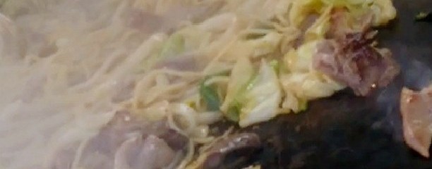 ホルモン焼きうどん春ちゃん