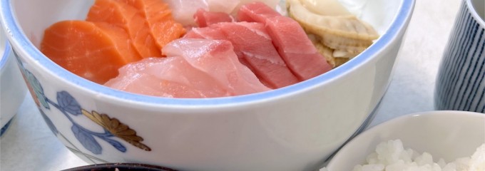水口寿志亭 市場の食堂