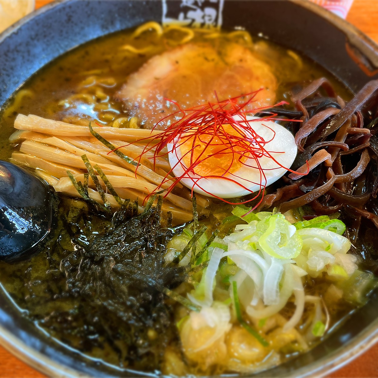 麺 屋 六根
