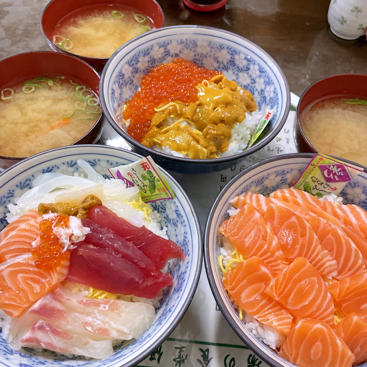 水口 寿志 亭 市場 の 食堂