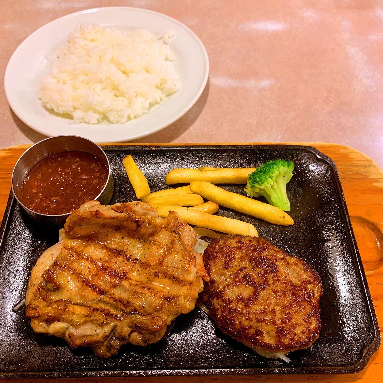 ヴィクトリアステーション 上磯店 道南 函館 室蘭 七重浜 ステーキ