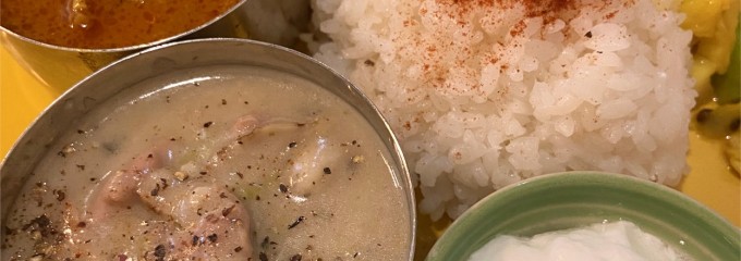 チーズケーキと彩りカレー Luna piena