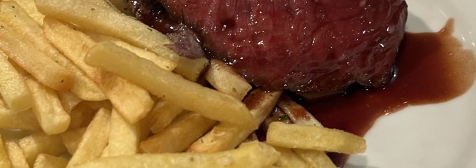 パリのワイン食堂