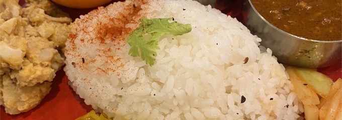チーズケーキと彩りカレー Luna piena