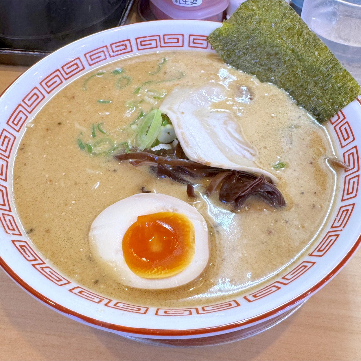 二 十 八 代目 哲 麺 鶴ヶ島 駅前 店