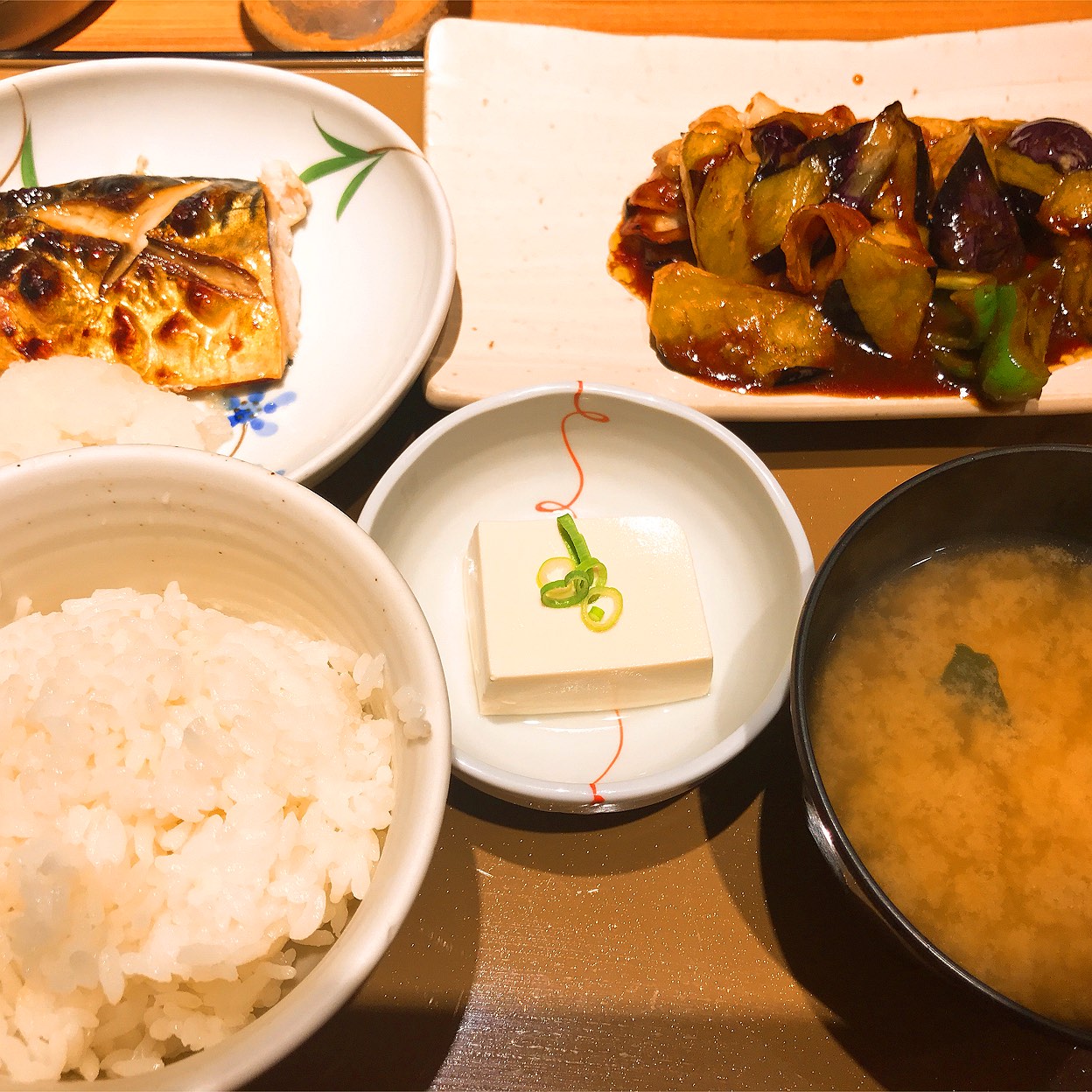 やよい 軒 内 本町 店