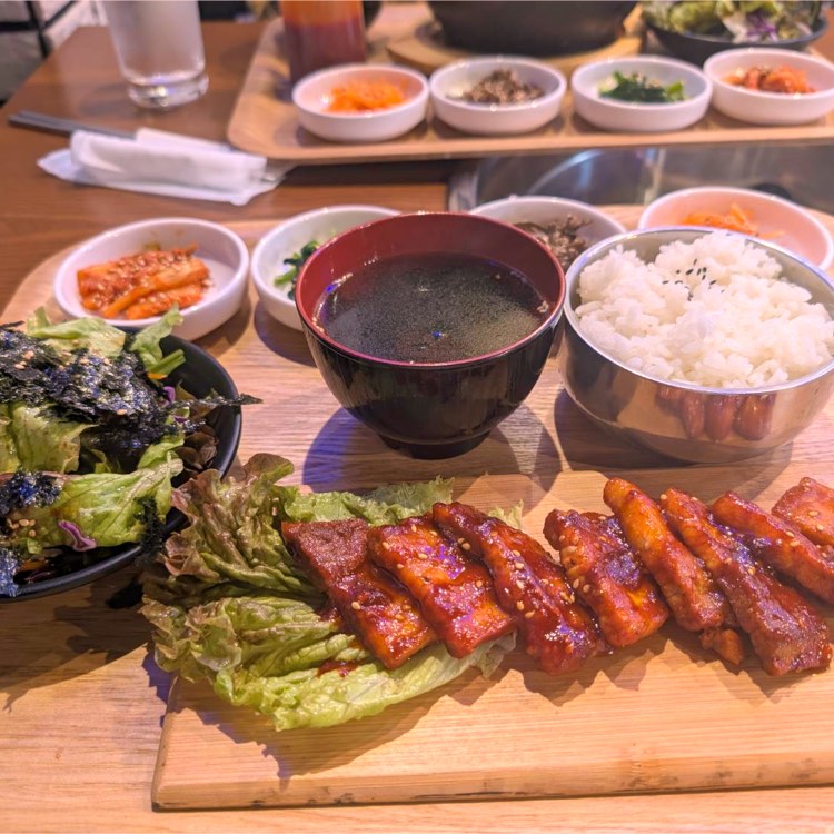 ハンガンポチャ 新大久保店(新大久保/韓国料理)＜ネット予約可