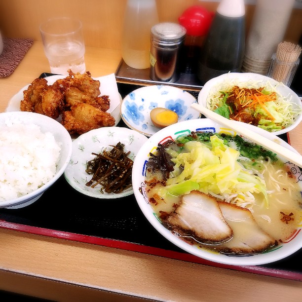 ラーメンマン MxMxM “ラーメンマンチーズ” ZIP HOODIE – キン肉マン公式オンライン