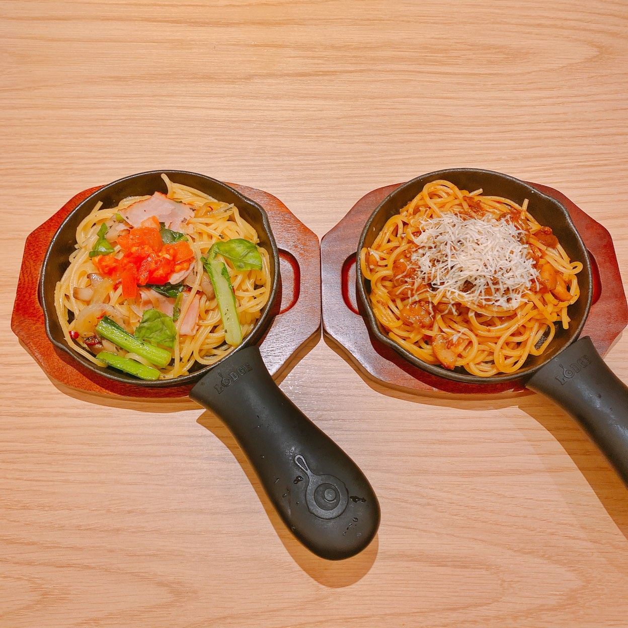 ◆ハーフ&ハーフ(並) 1,490円
＜選択したスパゲッティー＞
・【並ハーフ】きのこボロネーゼ +100円
・【並ハーフ】塩バジル
※税込

お気に入りスパゲッティー店。
いつもランチタイムは混むのにこの日は17時過ぎでお客さんは自分一人の貸切状態でした。

ハーフ&ハーフの組み合わせは276通りもあり、出勤日に毎日通って毎回組み合わせを変えても１年間では食べ切れない種類の多さで、これだけ種類があれば頻繁に食べに来ても飽きないでしょう。
これからも通って、他の組み合わせも色々食べてみたいです。