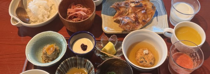 温泉山荘だいこんの花