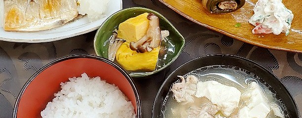 ハチナナ カフェ