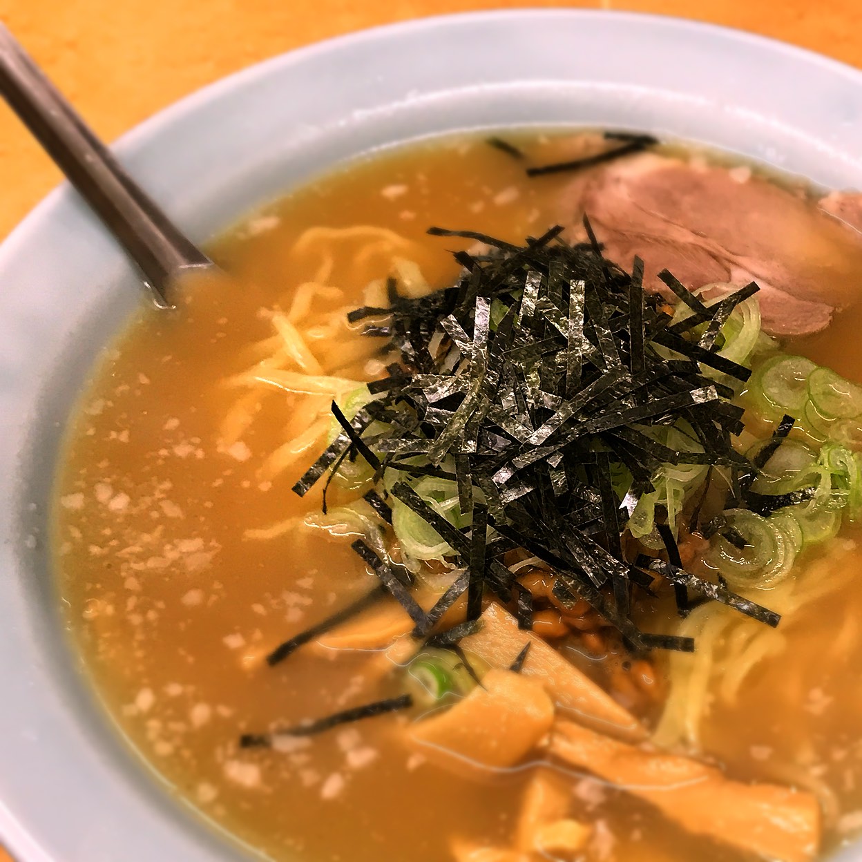 屋台 とんとん ラーメン
