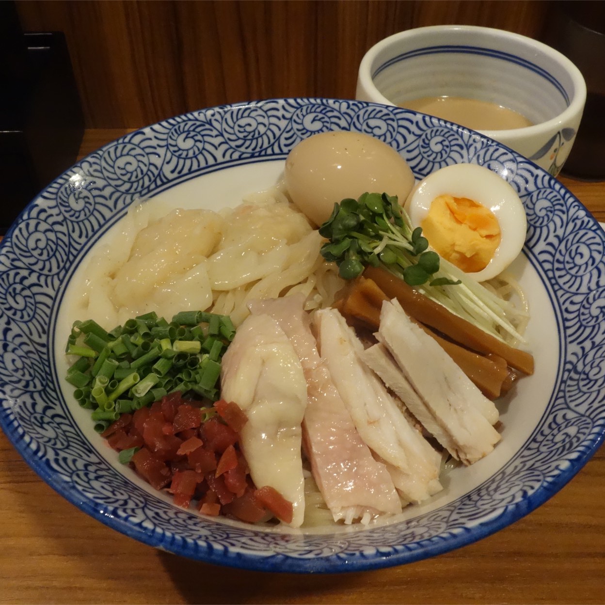 麺 屋 樹 真