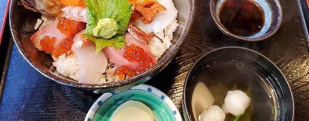 おけしょう鮮魚の海中苑