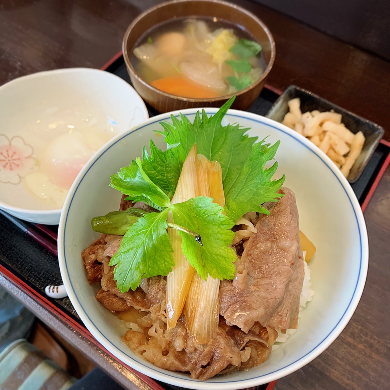 神戸 牛 丼 広重