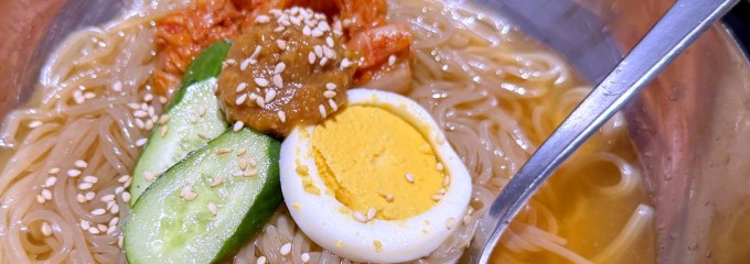 石臼挽き生そば　炭火焼肉丼　さくら