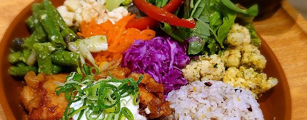 鳥〇食堂×タニタカフェ みのおキューズモール店