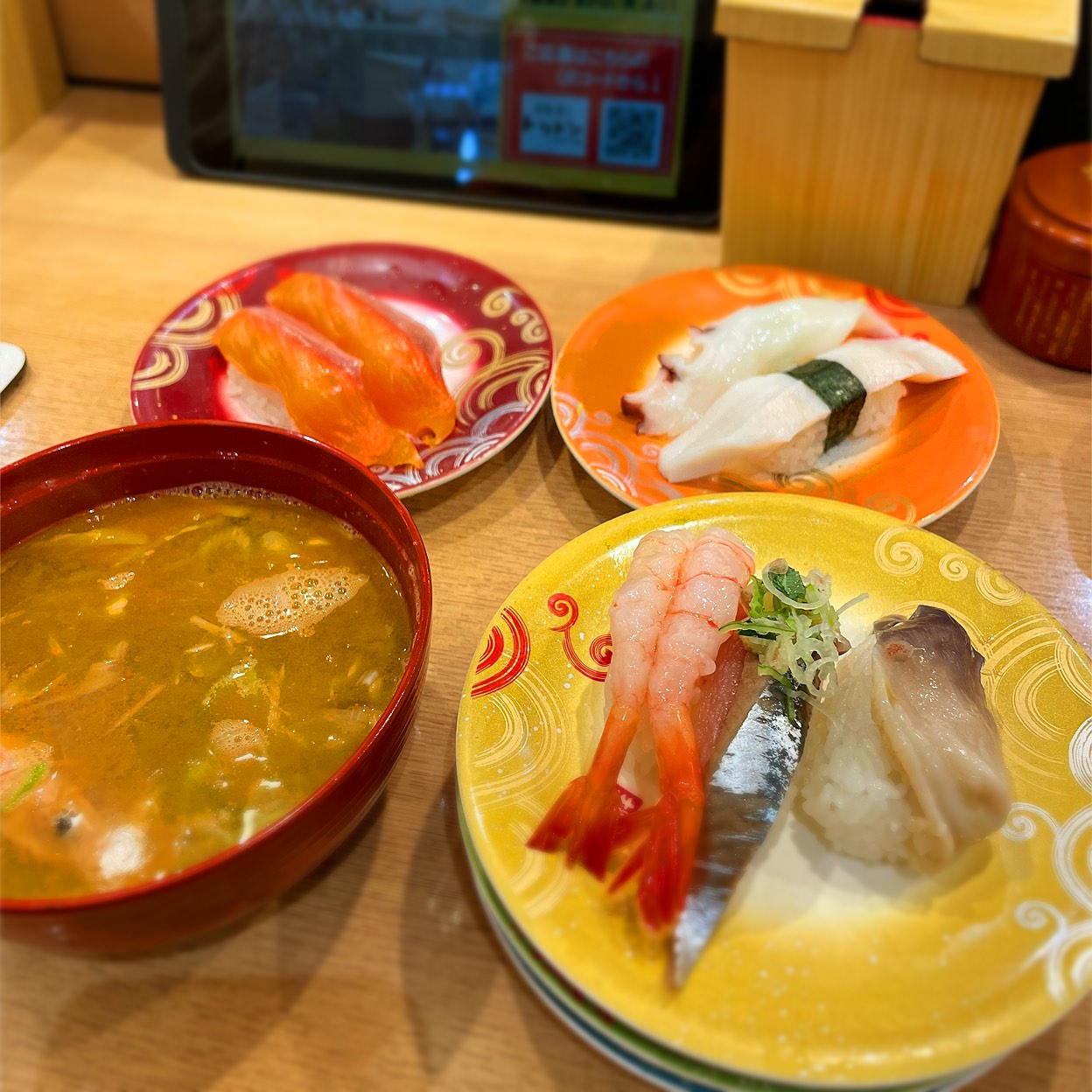 回転 寿し トリトン 伏古 店
