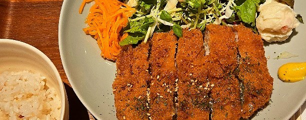 カフェ オットー モモチハマ