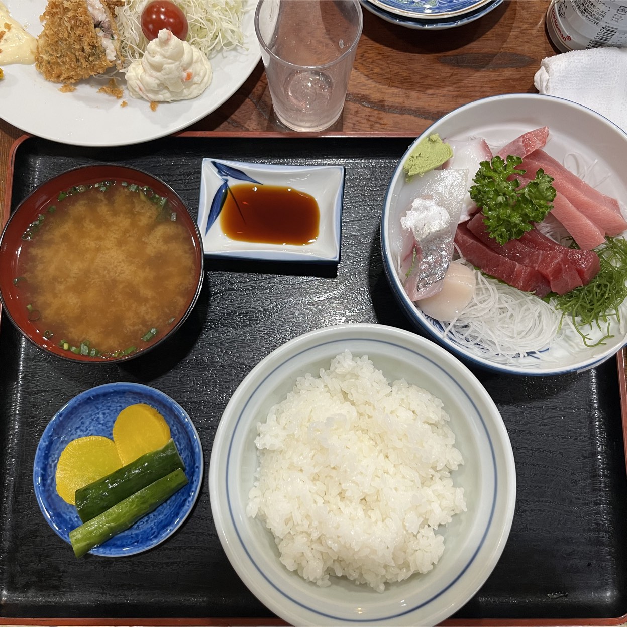 弓田 食堂