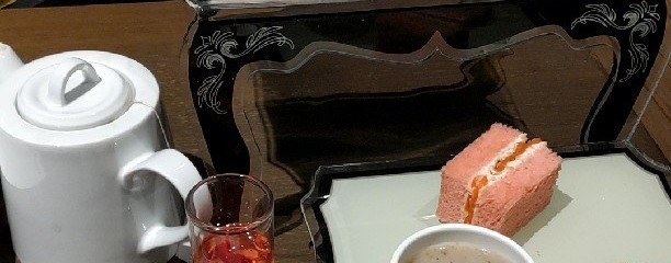 ザ ストリングス 表参道 ゼルコヴァ
