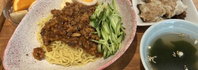 キッチン&バー ally(カフェ&バー)