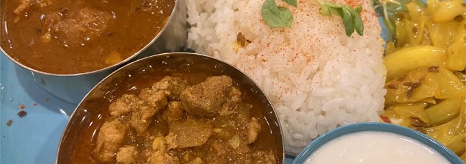チーズケーキと彩りカレー Luna piena