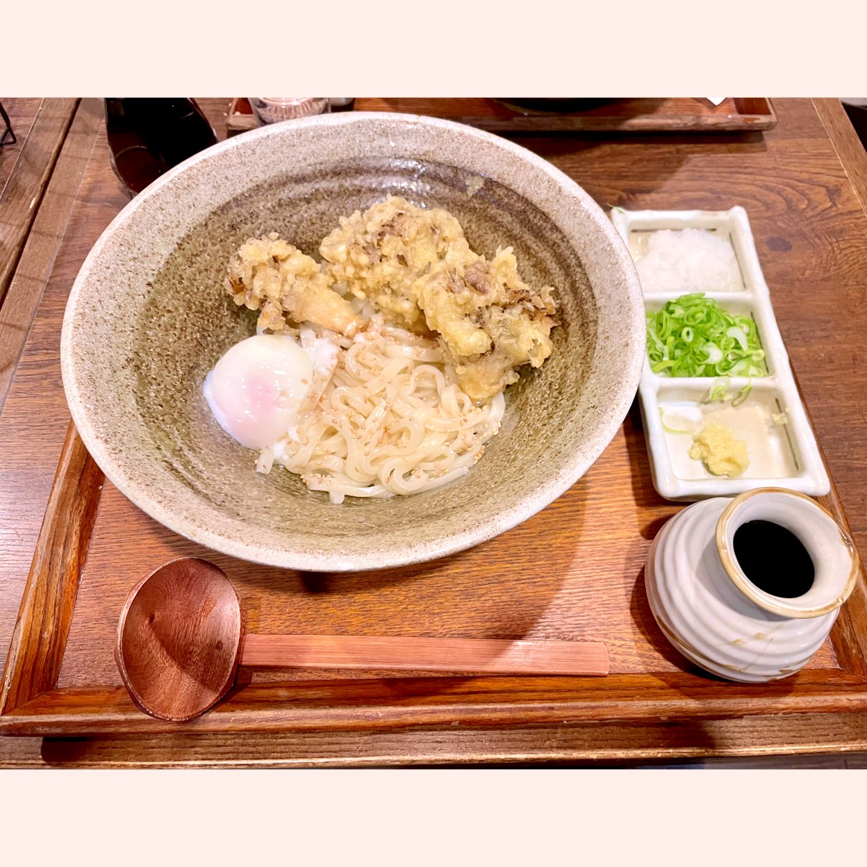 踊る うどん 梅田 店