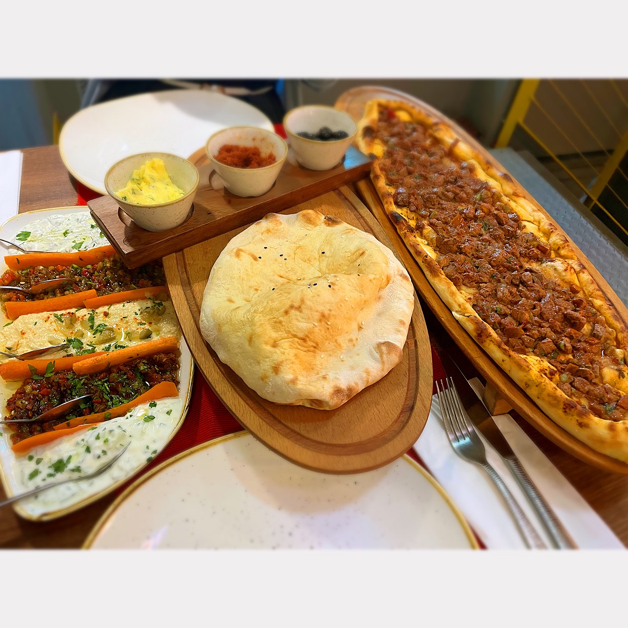 Memed Barbecue Grill & Meze Bar (トルコ料理)