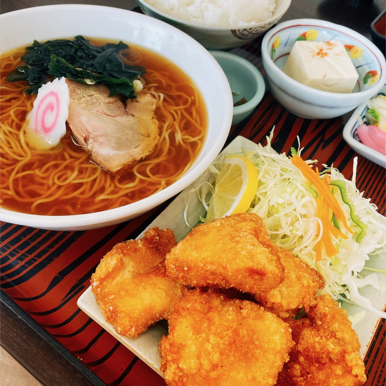もつ 煮 屋 日の出 食堂