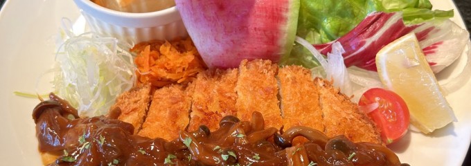 どんぐりと山猫の森