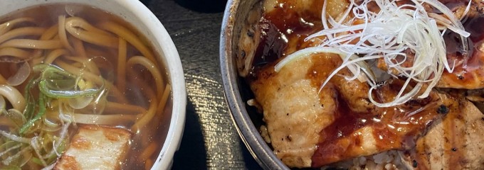 豚丼と摩周そば　くまうし