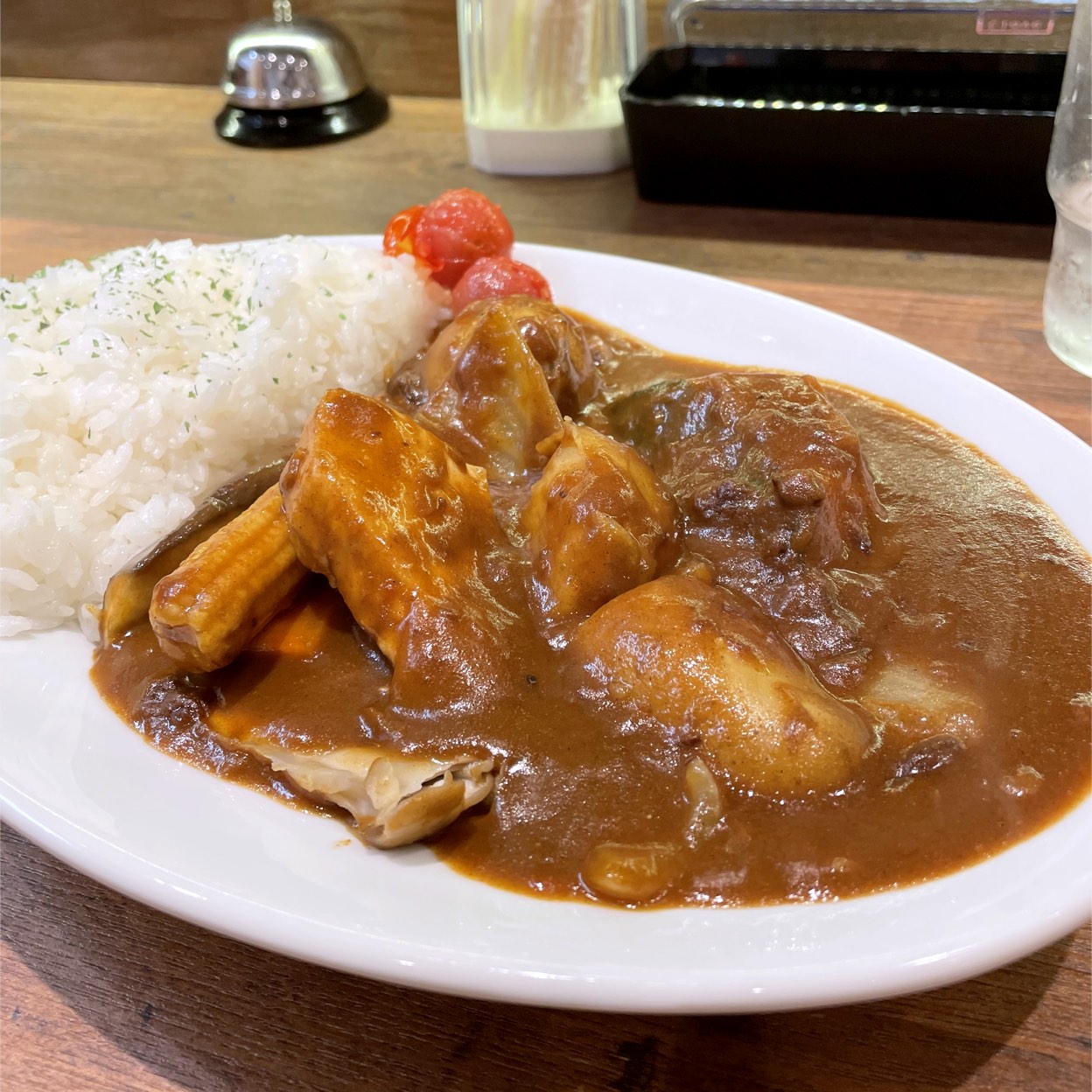 カレーナンド スプーン>